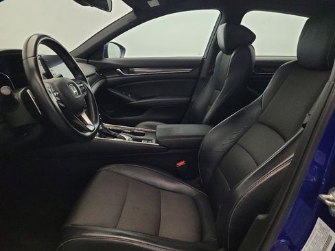 Used 2018 Honda Accord Sport image 17