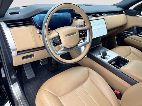 Used 2025 Land Rover Range Rover SE AWD/4WD image 9