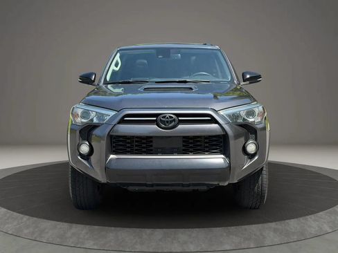 Used 2020 Toyota 4Runner Venture w/ Moonroof Package AWD/4WD image 2