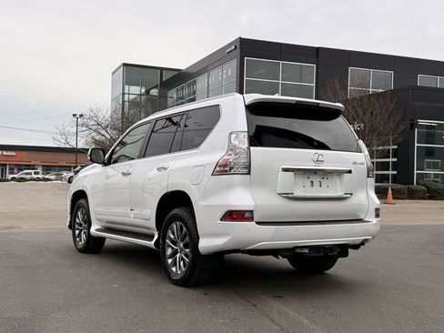 Used 2016 Lexus GX 460 Luxury w/ Preferred Accessory Package image 3