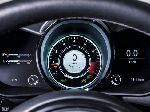 Used 2023 Aston Martin V8 Vantage Coupe image 27