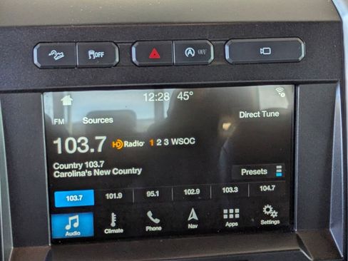 Certified 2017 Ford F150 Platinum w/ Equipment Group 701A Luxury image 27