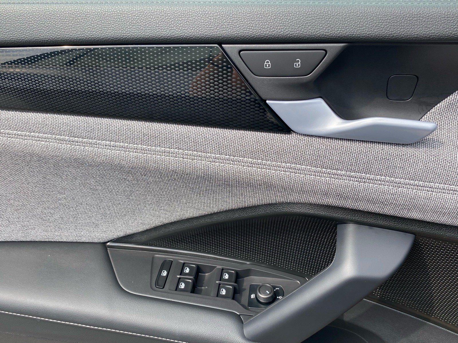 Certified 2026 Volkswagen Tiguan S FWD image 16