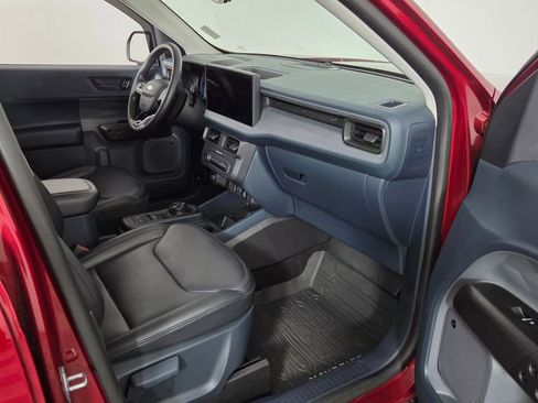 Used 2025 Ford Maverick Lariat w/ Black Appearance Package image 34