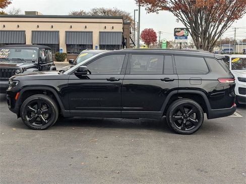Certified 2023 Jeep Grand Cherokee L Laredo image 4