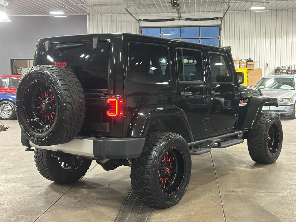 Used 2015 Jeep Wrangler Unlimited Sahara w/ Connectivity Group AWD/4WD image 6