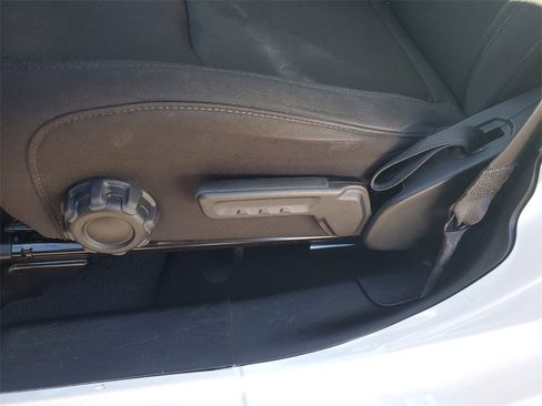 Used 2023 Jeep Wrangler Willys image 7