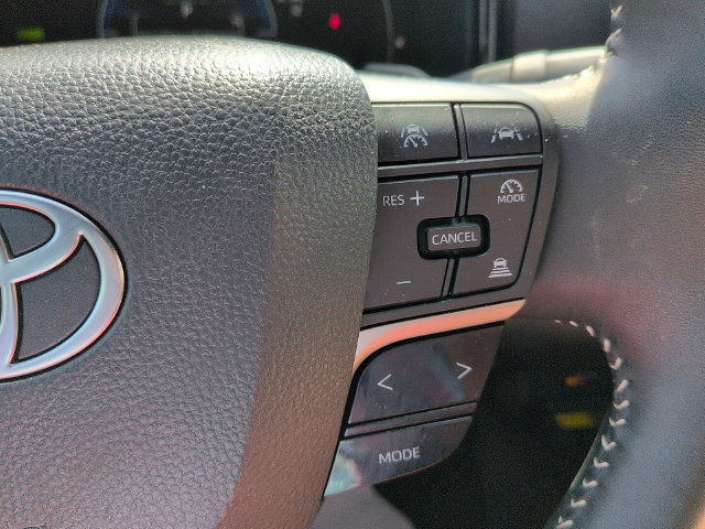 Used 2025 Toyota Camry SE FWD image 17