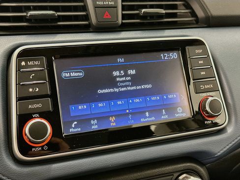 Used 2025 Nissan Versa SV FWD image 21