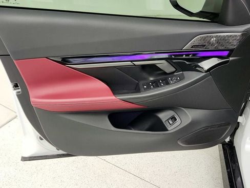 Used 2025 BMW i5 xDrive40 w/ M Sport Package image 11