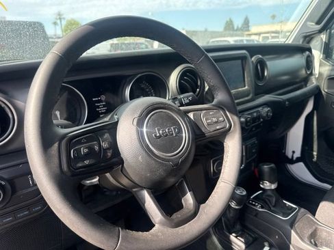 Used 2023 Jeep Wrangler Unlimited AWD/4WD image 10