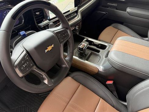 New 2026 Chevrolet Silverado 1500 High Country w/ Technology Package AWD/4WD image 10