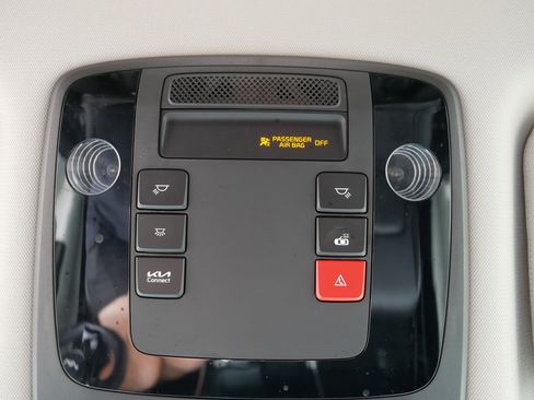 Used 2024 Kia Carnival SX FWD image 34