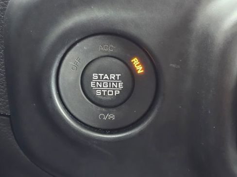 Used 2023 Jeep Wrangler Unlimited Sahara w/ Cold Weather Group AWD/4WD image 16