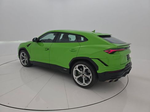 Used 2023 Lamborghini Urus S image 3