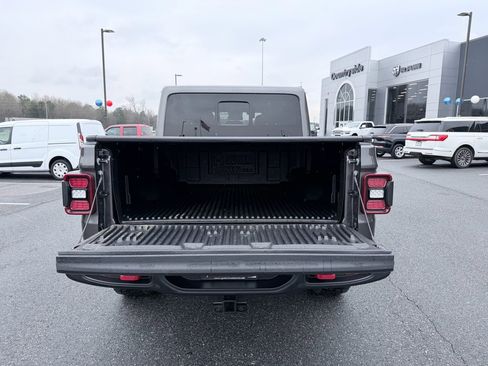 Used 2025 Jeep Gladiator Rubicon w/ Safety Group image 9