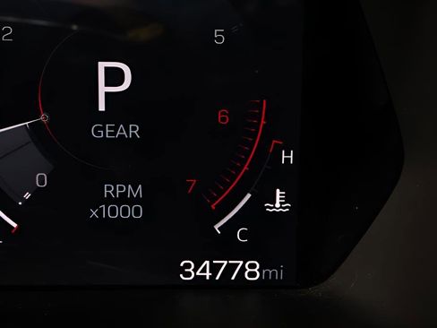 Used 2023 GMC Canyon Denali AWD/4WD image 17