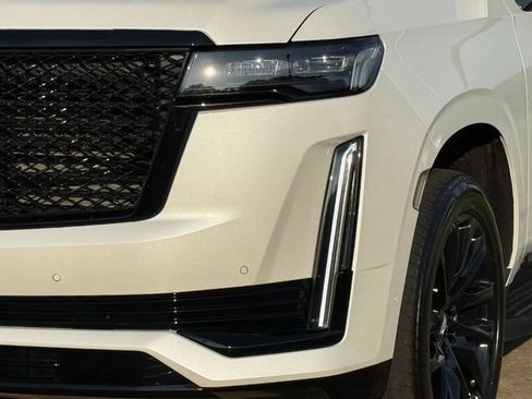 Used 2024 Cadillac Escalade Sport w/ LPO, ONYX Package AWD/4WD image 11