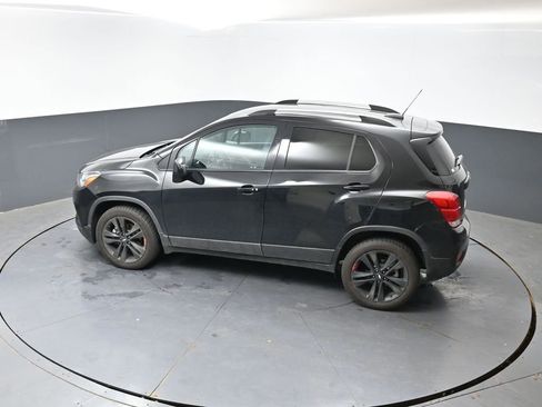 Used 2022 Chevrolet Trax LT w/ Redline Edition AWD/4WD image 18