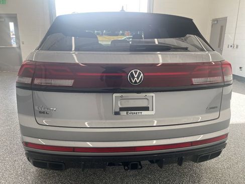 New 2026 Volkswagen Atlas Cross Sport SEL R-Line AWD/4WD image 4