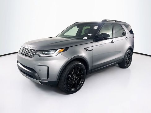 New 2025 Land Rover Discovery S image 1