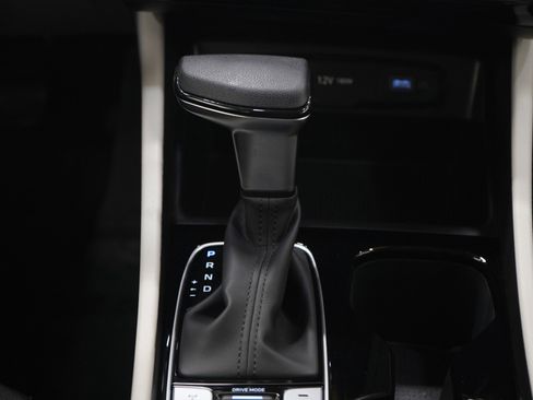 Used 2024 Hyundai Tucson SE image 18