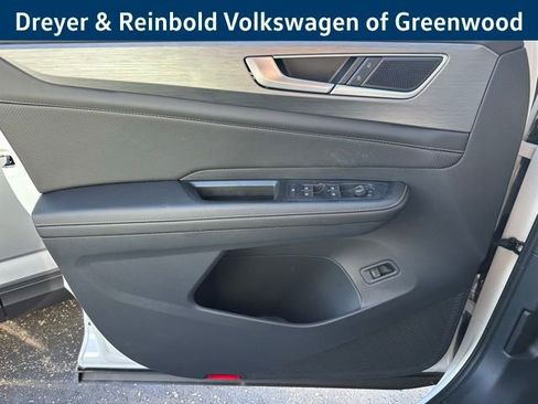 New 2025 Volkswagen Atlas Cross Sport SE image 24