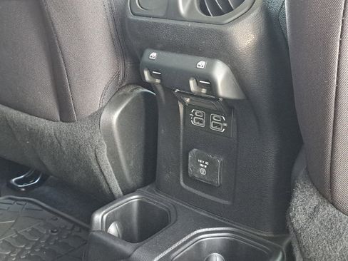 Used 2018 Jeep Wrangler Unlimited Sahara w/ LED Lighting Group image 16