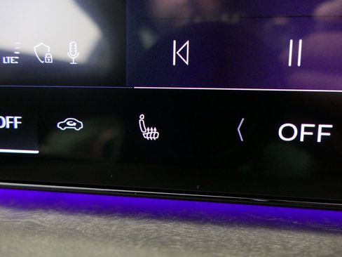 Used 2025 Audi Q5 Premium w/ Convenience Package image 19