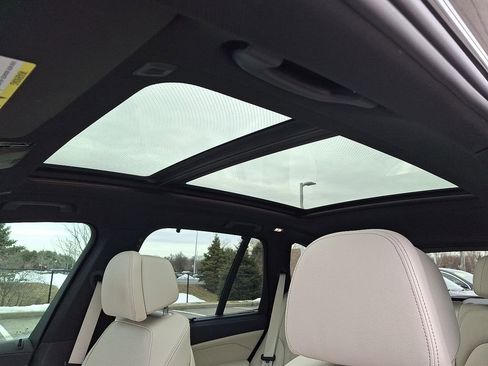 Used 2022 BMW X5 M50i w/ Executive Package image 16