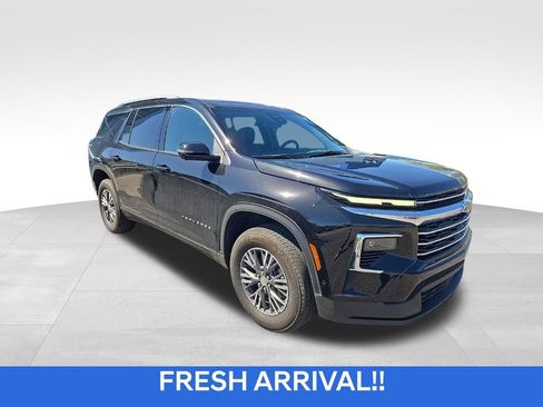 Used 2025 Chevrolet Traverse LT w/ Enhanced Driving Package image 1