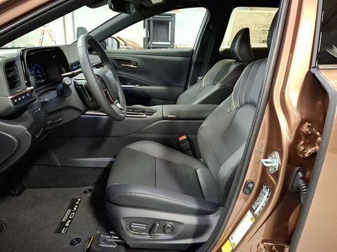 New 2025 Toyota Crown Signia image 9