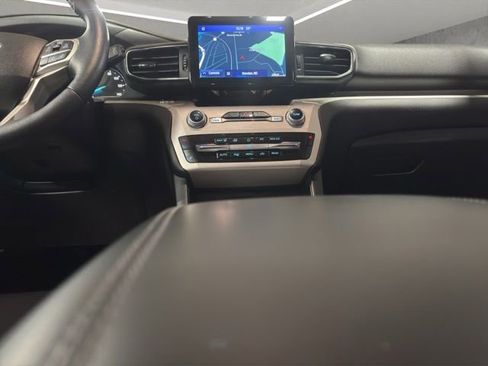 Used 2023 Ford Explorer XLT w/ Equipment Group 202A AWD/4WD image 26