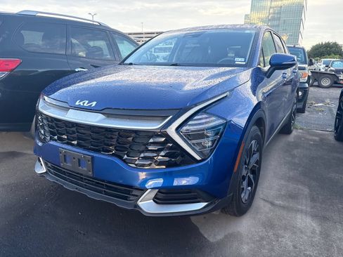 Used 2024 Kia Sportage EX FWD image 2