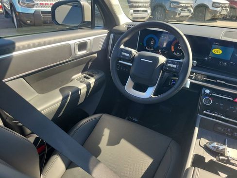 Used 2025 Hyundai Santa Fe SEL image 12