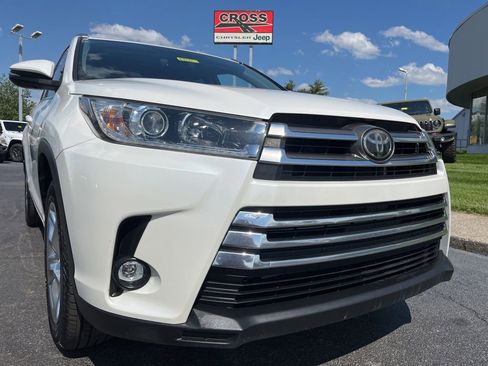 Used 2019 Toyota Highlander Limited FWD image 45