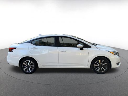 Used 2025 Nissan Versa SV image 8