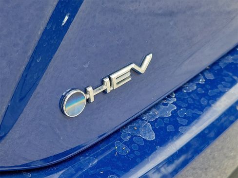 Used 2025 Toyota Camry LE image 7