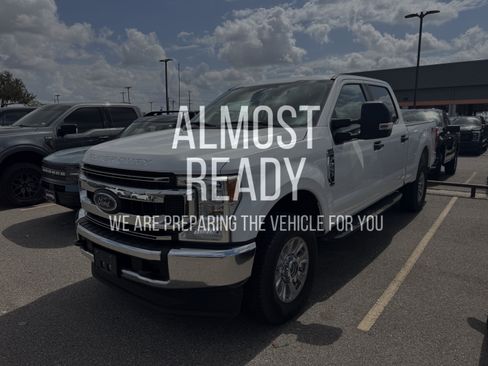 Used 2022 Ford F250 XL w/ STX Appearance Package AWD/4WD image 2