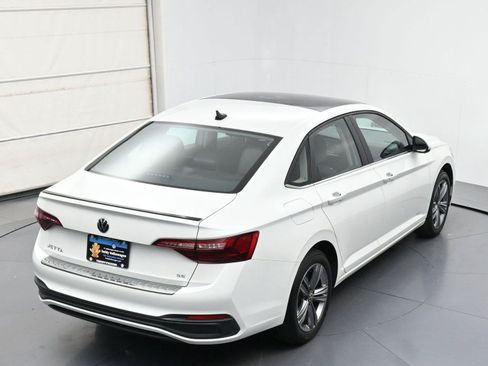 Used 2023 Volkswagen Jetta SE w/ Panoramic Sunroof Package FWD image 33