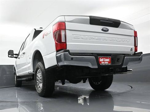 Certified 2022 Ford F250 Lariat w/ Lariat Ultimate Package AWD/4WD image 32