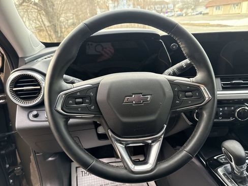 Used 2024 Chevrolet Trax ACTIV w/ Sunroof Package image 14