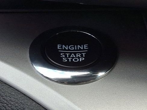 Used 2022 Ford Explorer XLT w/ Equipment Group 202A image 23