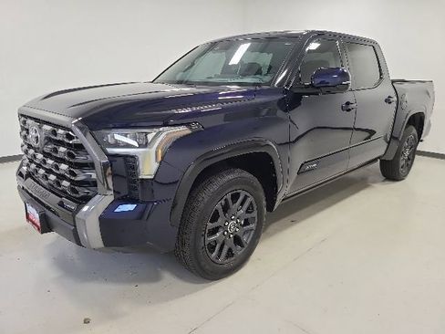 Used 2023 Toyota Tundra Platinum AWD/4WD image 3