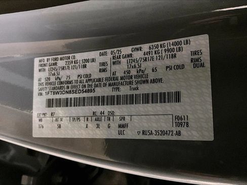 Used 2025 Ford F350 Lariat w/ Chrome Package image 34