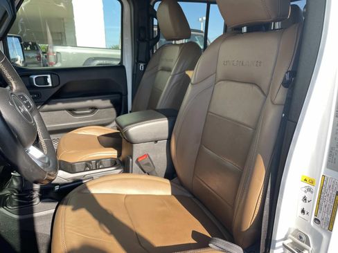 Used 2020 Jeep Gladiator Overland AWD/4WD image 15