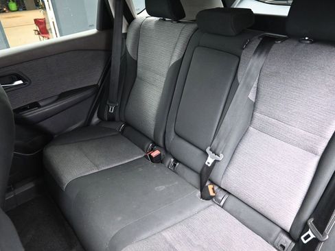 Used 2023 Nissan Rogue SV image 23