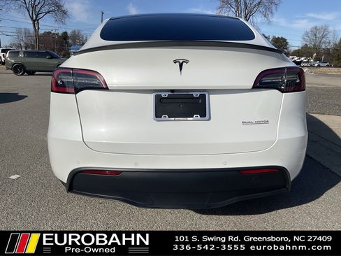 Used 2022 Tesla Model Y Performance image 4
