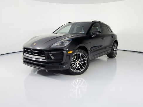 Certified 2026 Porsche Macan AWD/4WD image 1