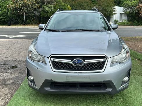 Used 2017 Subaru Crosstrek 2.0i Premium AWD/4WD image 2